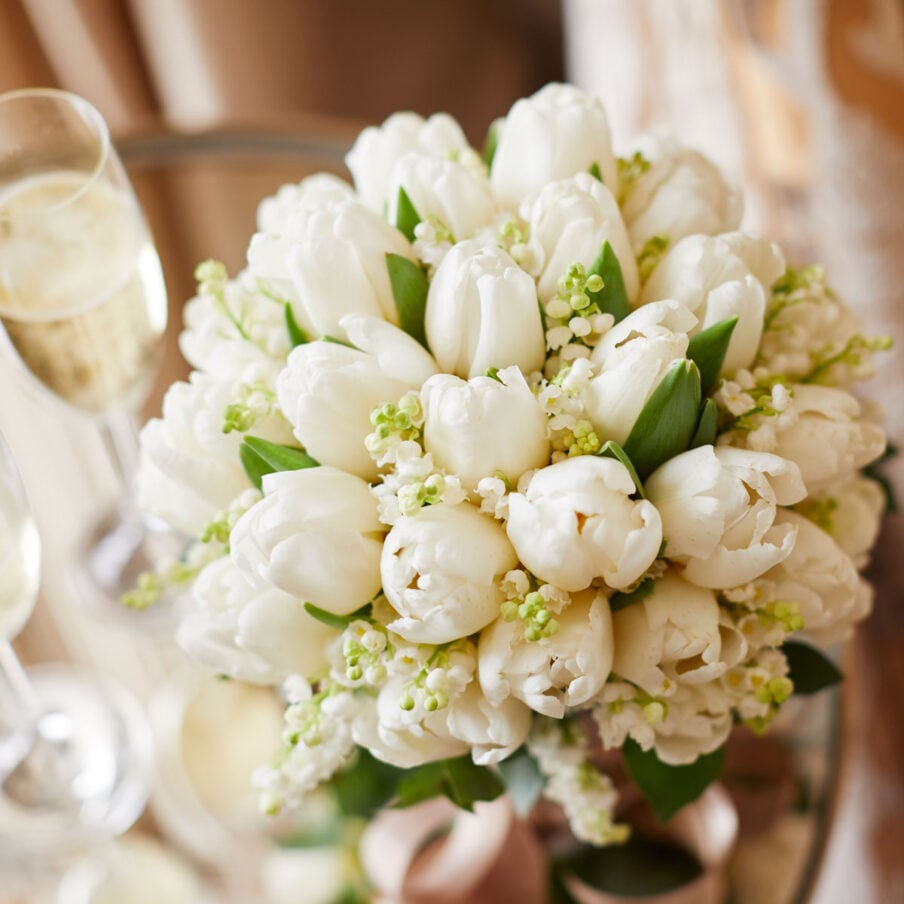 婚礼花束在伦敦多尔切斯特酒店的香槟套房bob手机网页版官网