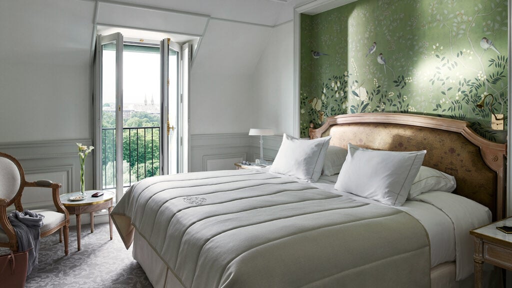 卧室的Le莫里斯高级客房的阳台,巴黎,法国