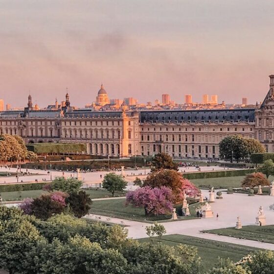 从莫里宫可以看到卢浮宫博物馆和杜伊勒里花园