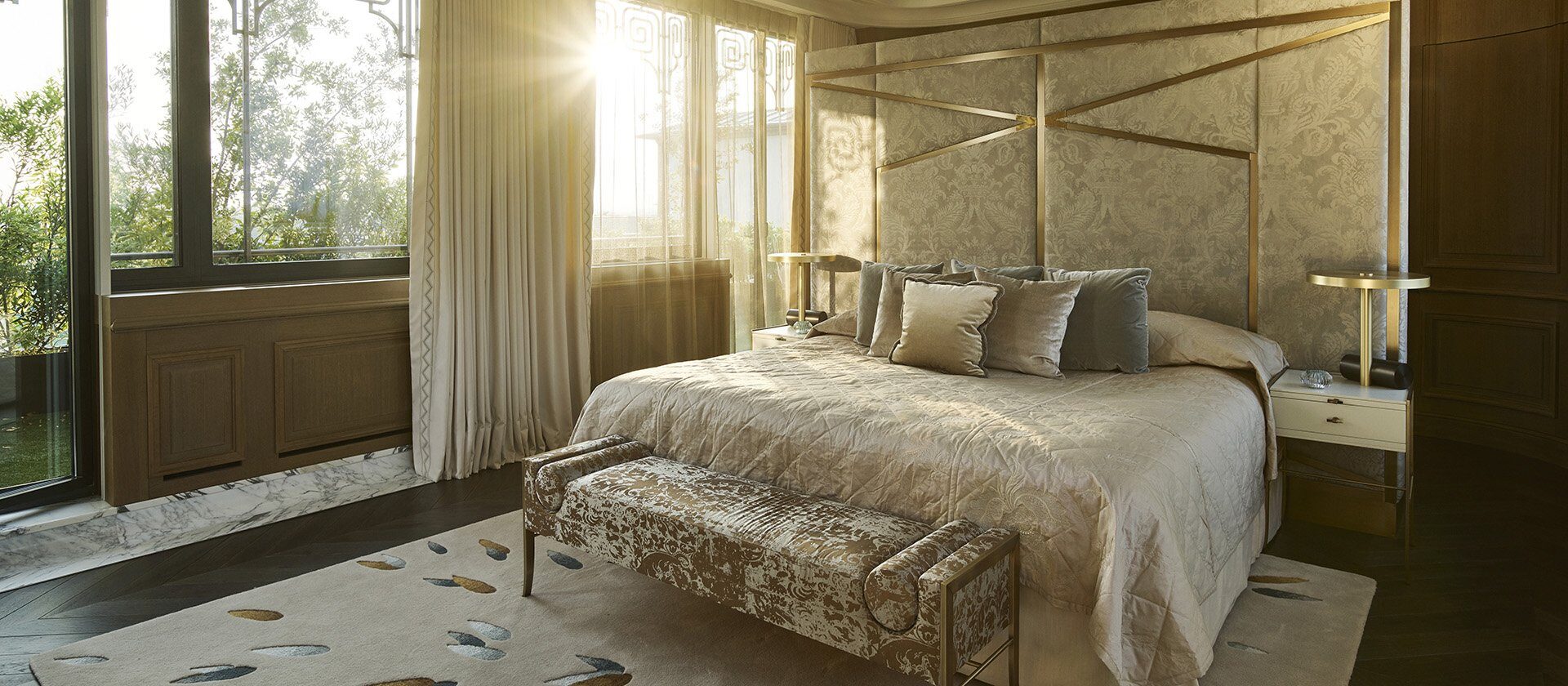 巴黎莫里斯酒店Belle Etoile套房的卧室内