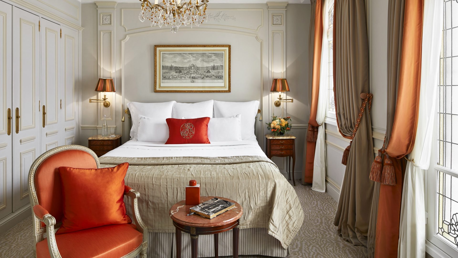 巴黎雅典娜广场酒店高级套房卧室